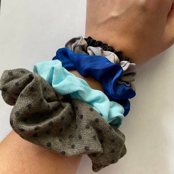 Set of 5 Scrunchies - Picture 1 of 2
